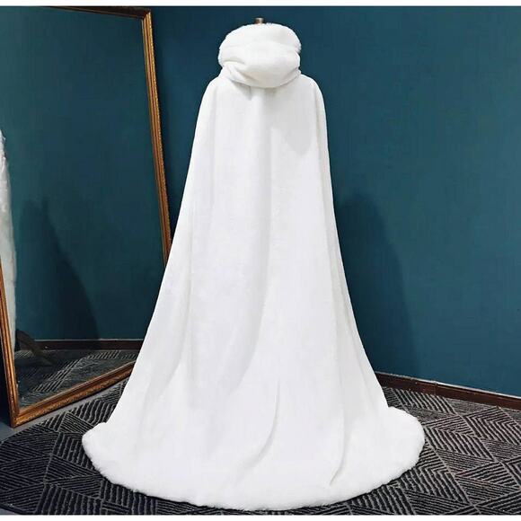 Faux Fur hooded cape, Faux Fur Bridal Wrap cape, White Wedding, Bridal Fur cape - Picture 2 of 10